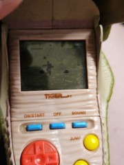 Jurassic Park III T Rex Jaw Chomping Handheld Game Tiger Electronics 2001 Tested