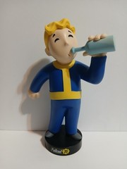 Fallout 76 Vaut Boy Drinking 6.25″ inch vinyl figure statue Culturefly 2019