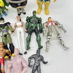Random Lot Of Action Figures Marvel DC Funkos & Other Lot Of 17 Toy
