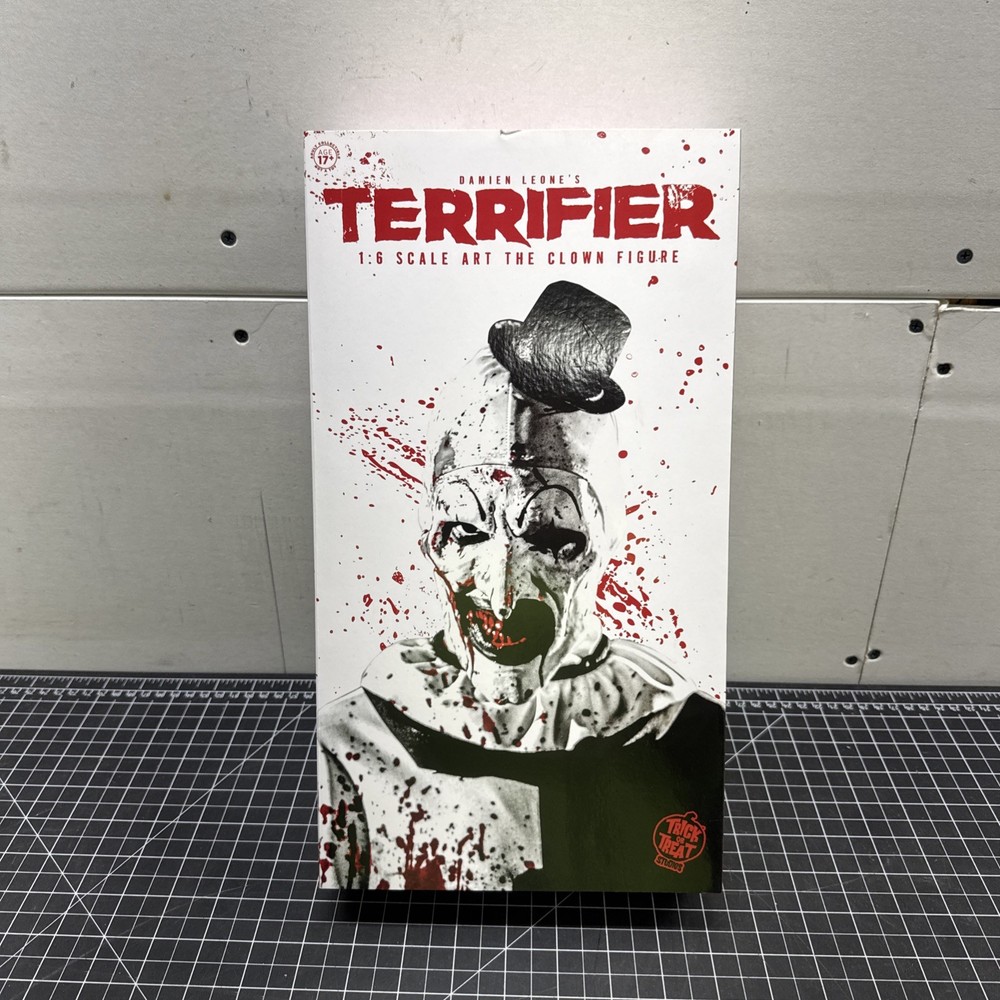 Trick or Treat Studios Terrifier Art the Clown 12″ Figure 1:6 Scale A2