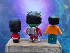 Lot of 3 Ryan’s World Figures Ryan Green Martian & United Kingdom guard toy
