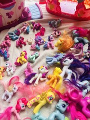 Huge Mixed Lot My Little Pony, 72 Ponies Over 100 Various Accessories 3 Playsets