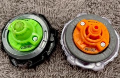 Beyblade Burst Evolution Hasbro Odax O2 Blue Silver & Istros I2