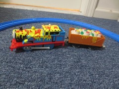 Thomas & Friends Trackmaster Paint Spattered Thomas Makes A Mess w/ Cargo Car