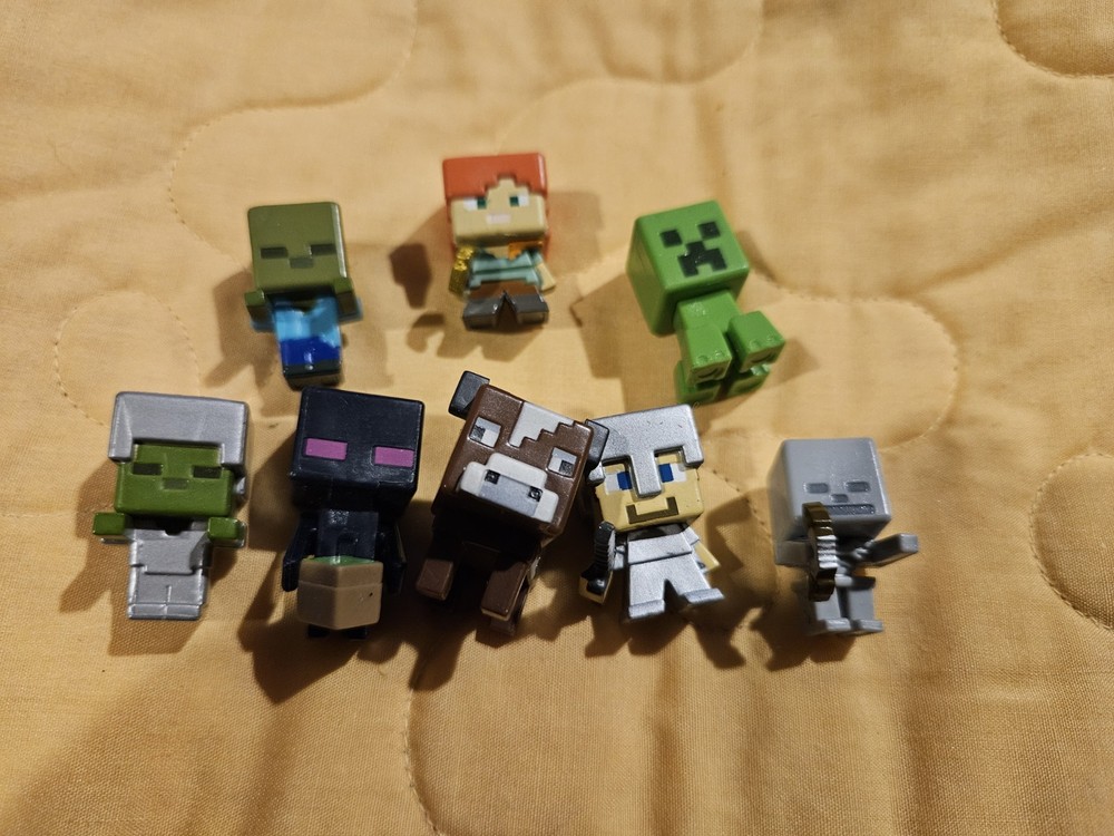 Minecraft Mini Figures Mix Series Lot of 8 loose Stevebcreeper skeleton enderman