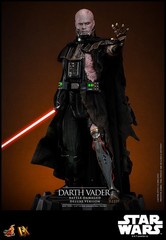 Hot Toys Star Wars Darth Vader DX45 Battle Damaged Deluxe Version ⅙ Scale Figure