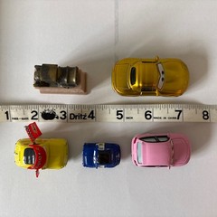 Disney Pixar Cars Lot Of 5 Die cast & Plastic Luigi Tia Chuki Stanley NICE!!