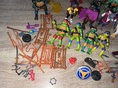 LOT OF 20TMNT TEENAGE MUTANT NINJA TURTLES 2010s Figures W Accessories