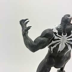 Marvel Spider-Man 2 Collector’s Edition 19″ Statue Venom Miles Morales PS5