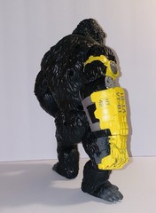 Godzilla x Kong Giant King Kong 11″ Figure with B.E.A.S.T. Glove Playmates 2024