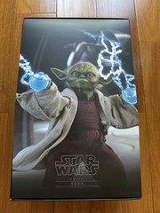 Hot Toys Star Wars MMS495 Yoda Episode II Attack of the Clones Figure