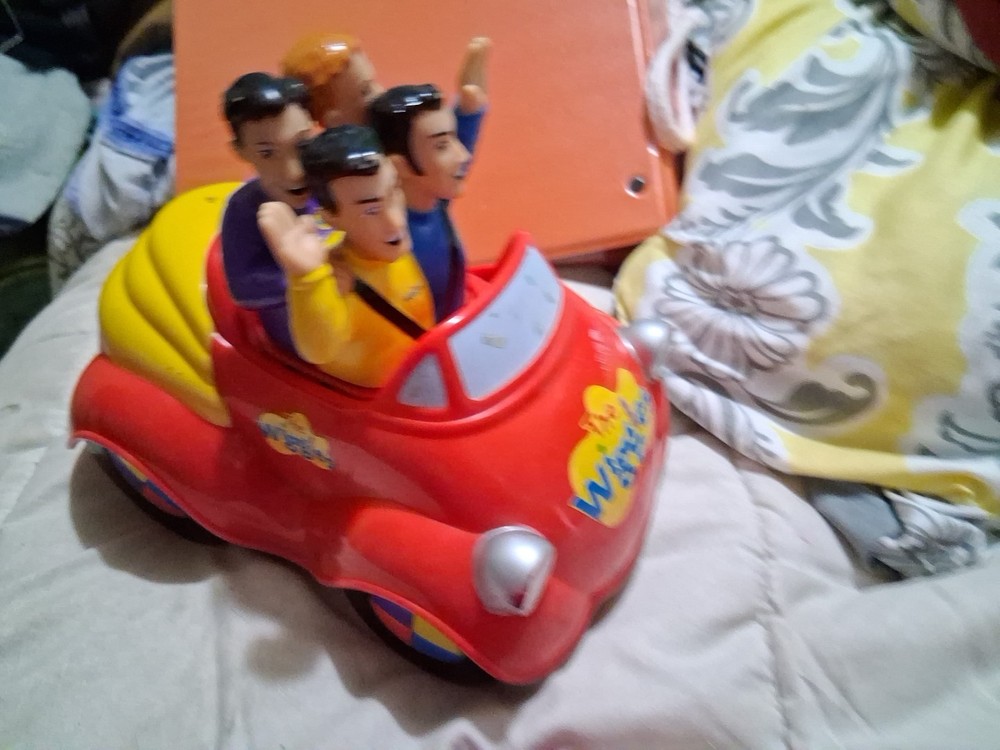 Vintage & Rare The Wiggles Big Red Car Hard Plastic and 4 Original Figures 2003