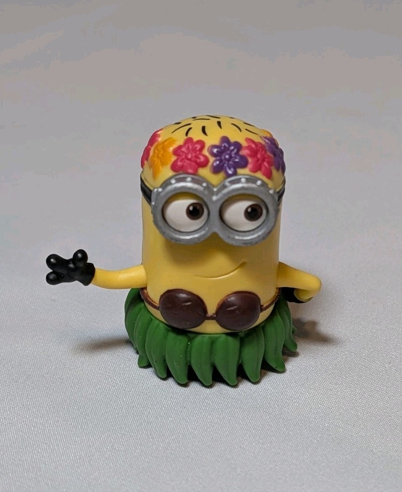 Despicable Me Minion Made Hula Minion Action Figure 2 Inch Toy