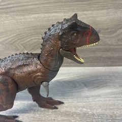Jurassic World Camp Cretaceous Control ‘N Conquer Carnotaurus Toro w/Sound