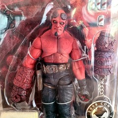 Mezco 2008 HELLBOY II Golden Army Comic Con Exclusive w/ keychain MIB – FREE S&H
