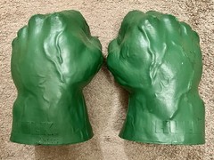 RARE 2003 Marvel Hulk Foam Smash Fist Hands Gloves Vintage Sound Works
