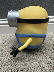 Thinkway Toys Squeezeable Talking Blinking Despicable Me 7” Minion Bob