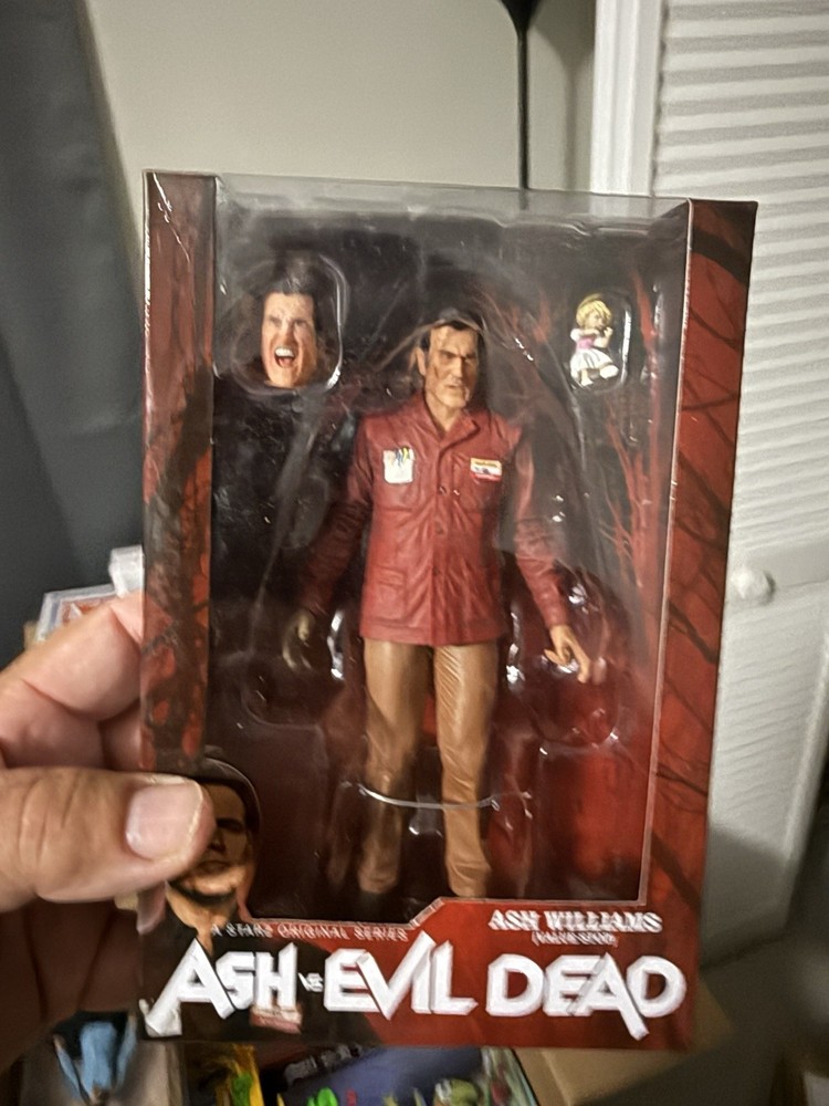 NECA Ash vs Evil Dead ASH WILLIAMS VALUE STOP Action Figure NIB