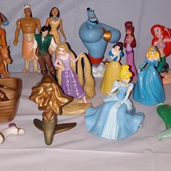Lot of 25 Princess Cake Toppers Figures Ariel Vintage & Modern my little mermaid