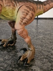 Velociraptor Echo Amber Collection JURASSIC PARK Mattel Articulated Tail Flaw
