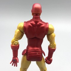Hasbro Marvel Universe Iron Man 4.25″ Action Figure Posable Red & Gold