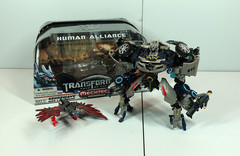 Hasbro Transformers Dark of the Moon Soundwave Laserbeak Human Alliance
