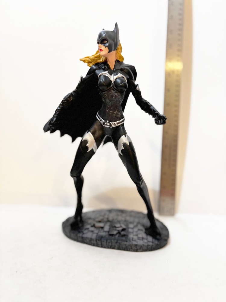 Batgirl – Art Figure (228)
