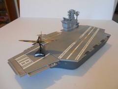 Toy U.S. Aircraft Carrier USS Doris Miller (CVN-81) w/4 WWII Airplanes, 18″ L