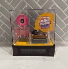 ZURU – Mini Brands – Really Works! (VINYL) Record Player Exclusive Playset – NIB