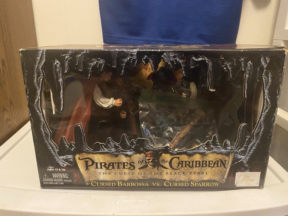 Pirates of Caribbean Curse of Black Pearl: NECA Cursed Barbossa vs. Sparrow READ
