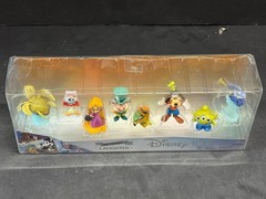 New Sealed! Disney 100 Years of Laughter 8 Figure Set – Nemo -Goofy and More