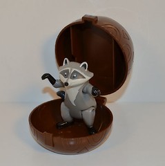 RARE 1995 Meeko Raccoon 2.75″ McDonald’s EUROPE Action Figure Disney Pocahontas