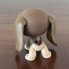 Littlest Pet Shop Squeaky Clean Pets 664 Mauve Cat 665 Basset Hound, Accessories