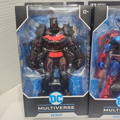 McFarlane DC Multiverse Black And GOLD HELLBAT Batman Armored Suit Superman Set