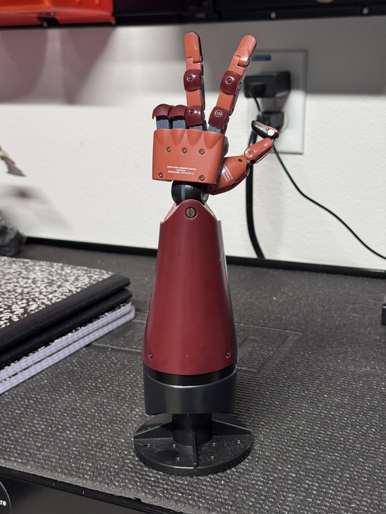 Konami Metal Gear Solid V The Phantom Pain Bionic Arm Figure *Original Owner*