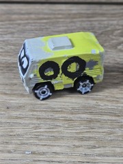 Disney Pixar Cars 3 Thunder Hollow Crazy Arvy Deluxe Diecast Mini 1.5 Inch -2016