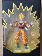 Ultimate Deco Edition 2017 Convention Exclusive Super Saiyan Goku Figure