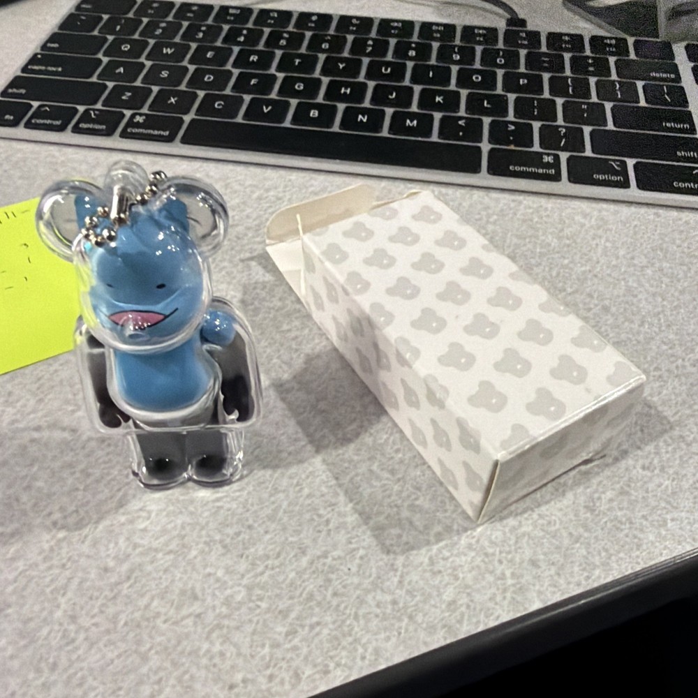 Medicom Bearbrick 100% Clear Display Case Protector Keychain Bearbrick Included