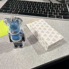 Medicom Bearbrick 100% Clear Display Case Protector Keychain Bearbrick Included