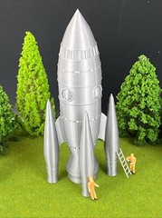 1950s Style Spaceship 6″ Tall – 3D Printed HO Scale, Steel Appearance BRAND NEW