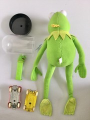 Muppets Kermit The Frog Character Plush Toy 1970s Metal Cars Pez Dispenser Read