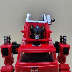 TRANSFORMERS G1 (Vintage 1985) INFERNO Fire Truck w ACCESSORIES & BOX
