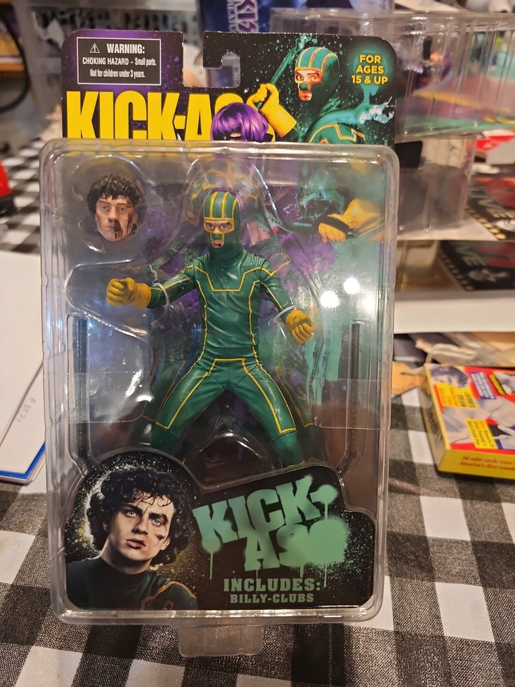 Mezco Toyz Kick Ass 6” Inch 2010 Action Figure Toy Includes Billy-Clubs NEW