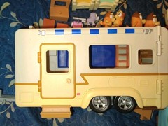 Huge Disney Bluey Playset Lot. 21 Figures, Houses, Vehicles & Accessories