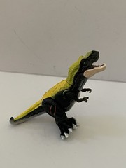 Zuru 5 Surprise Dino Strike Series 4 Jurassic T-REX