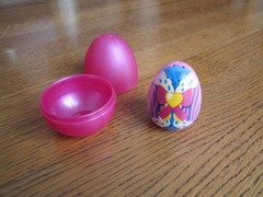 Hatchimals Colleggtibles Unhatched Season 6.5 Decorator Egg Yellow Heart Ribbon
