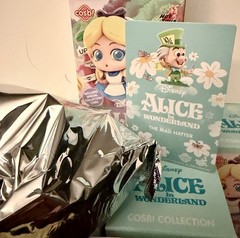 Hot Toys Disney CBX159 Alice in Wonderland Cosbi Mad Hatter Limited Edition