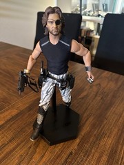 Sideshow 1/6 Snake Plissken 12″ Figure Escape From New York Exclusive w/Cassette