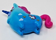 Uni-Verse Arcadey Sadey Unicorn Figure Fantasyland sml 2″ t blue w/ pink 40700
