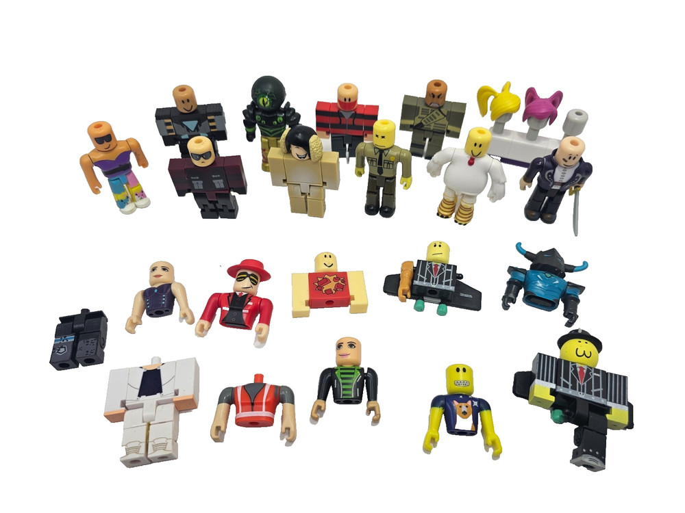 Roblox Jazwares Mix Match Mini Action Figure Accessory Lot of 25+ Pieces No Code